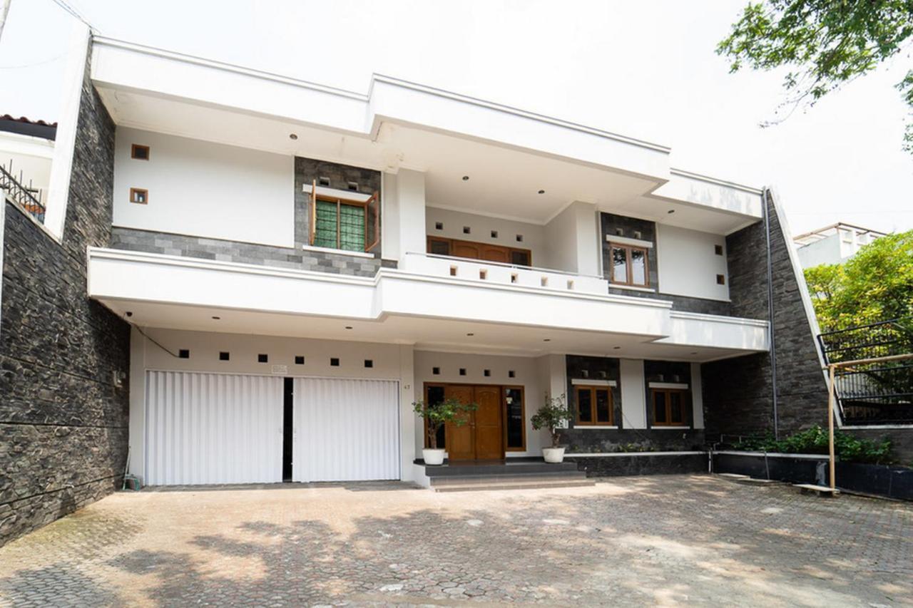 Koolkost Near Padjadjaran University - Minimum Stay 6 Nights Бандунг Екстер'єр фото