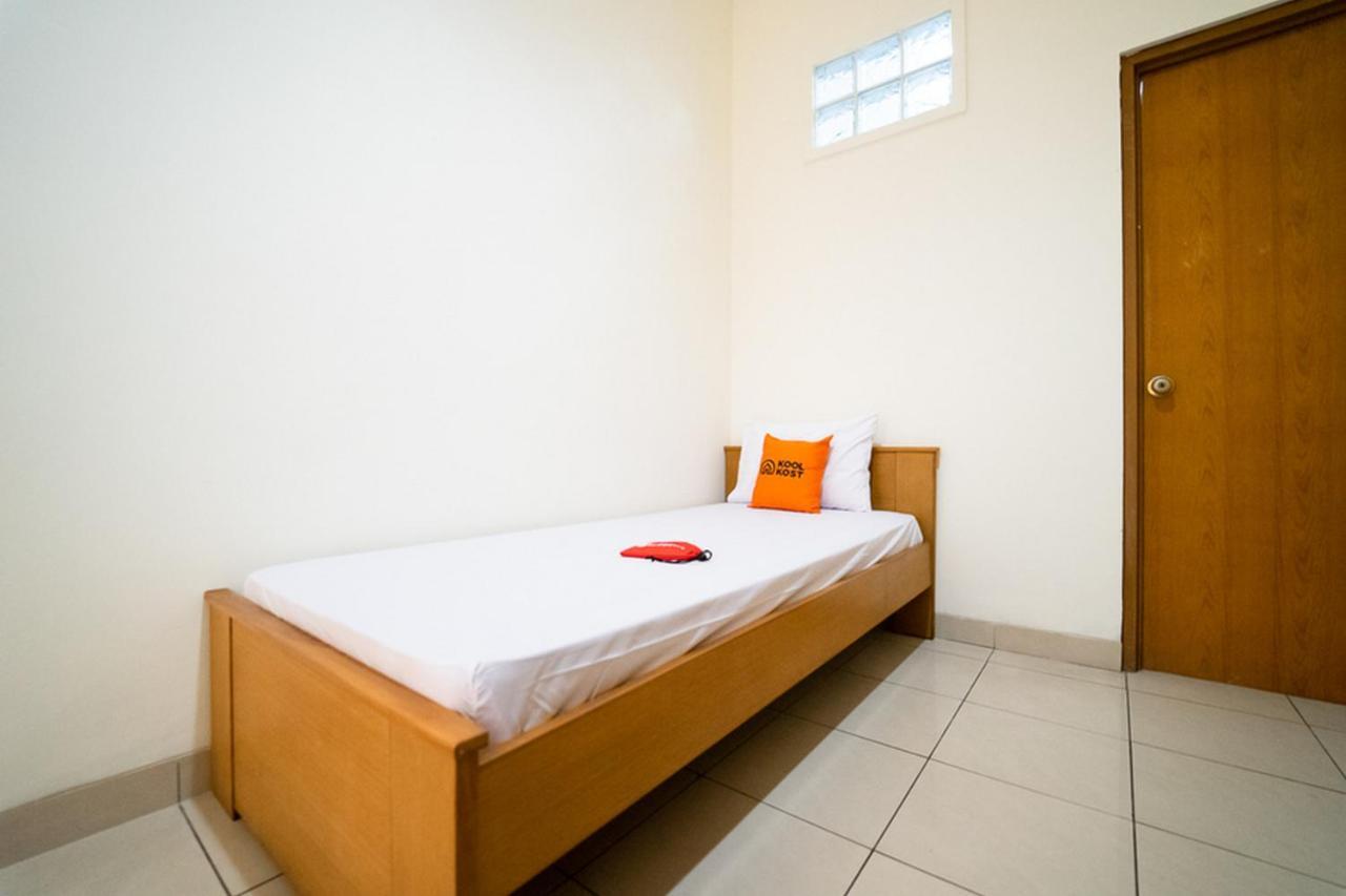 Koolkost Near Padjadjaran University - Minimum Stay 6 Nights Бандунг Екстер'єр фото